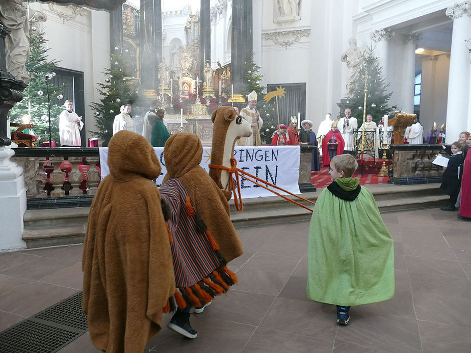 Aussendung der Sternsinger im Hohen Dom zu Fulda (Foto: Karl-Franz Thiede)